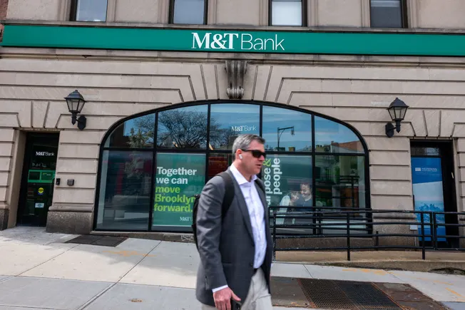 gender and LGBTQ discrimination - M&T Bank Faces Lawsuit Over Gender and LGBTQ Discrimination